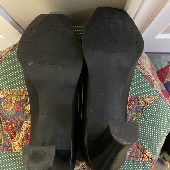 Leather Dress Pumps - Picture 6 of 6